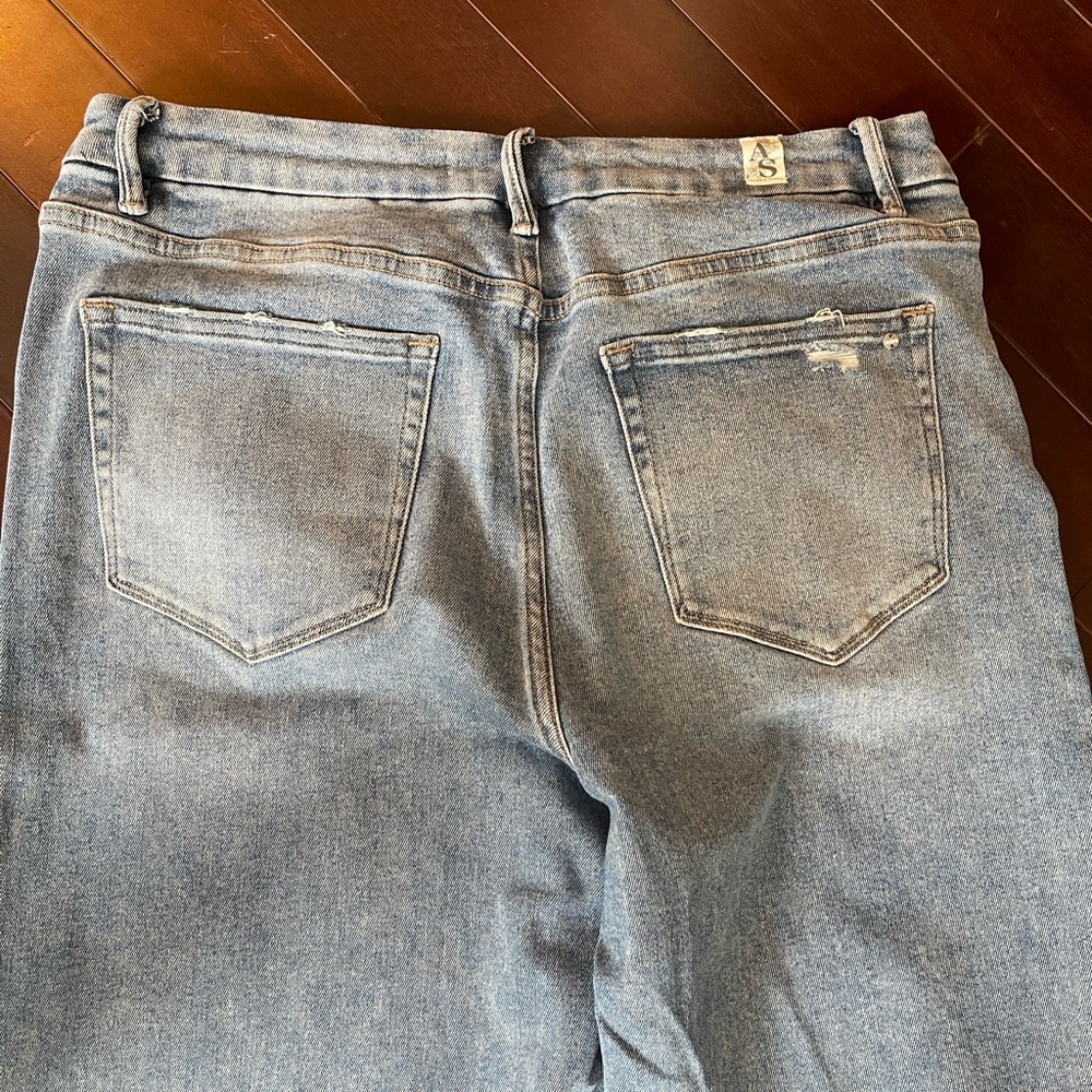 Altar’d State Mica Distressed Raw Hem Wide Leg Light Blue Women’s Jeans 32 - Picture 4 of 15